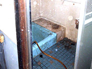 愛知県名古屋市の汚部屋の浴室の清掃・クリーニング