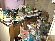愛知県名古屋市の汚部屋のキッチンの清掃・クリーニング