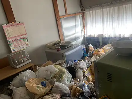 愛知県一宮市の汚部屋キッチンの片付け作業前